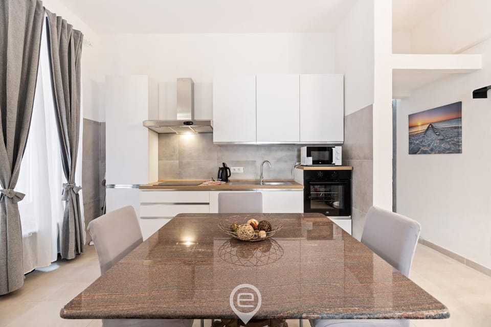 Estay - Castle Suite Apartment in Cagliari