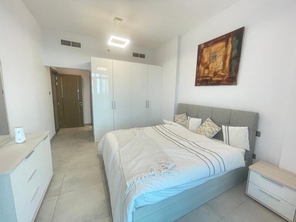 Well Maintained, 1 BR Apartment, 5 Mins from Midtown center Apartment in Dubai
