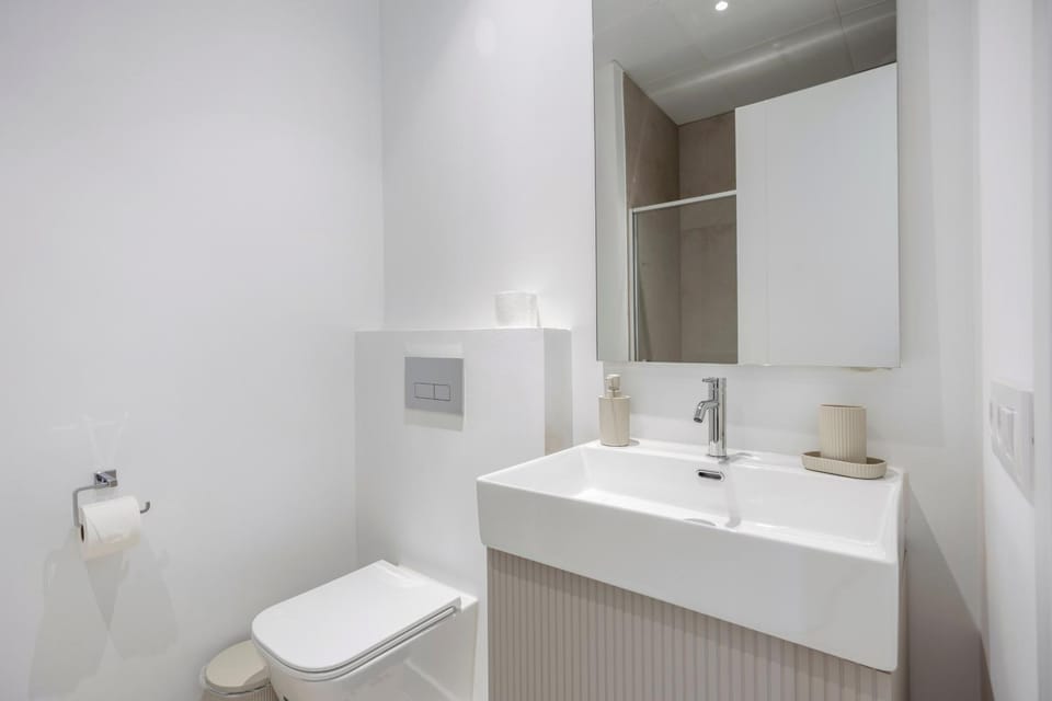 Bathroom, Living room