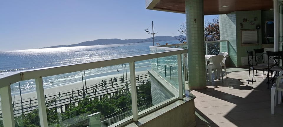 Beira Mar Confort Exclusive Apartment in Porto Belo