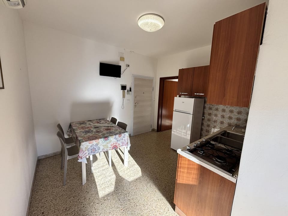 TV and multimedia, Kitchen or kitchenette, stove