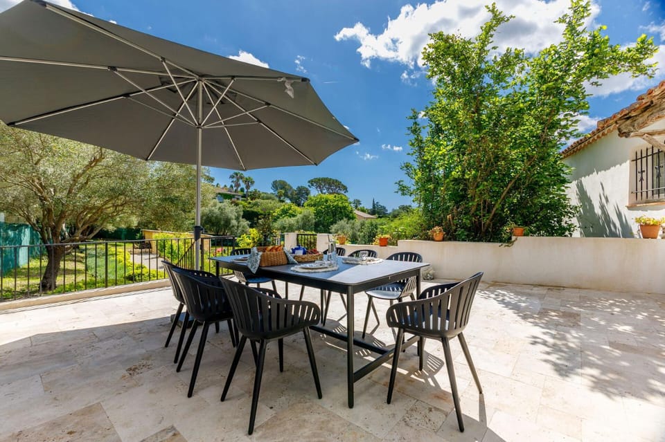 Patio, Garden, Dining area