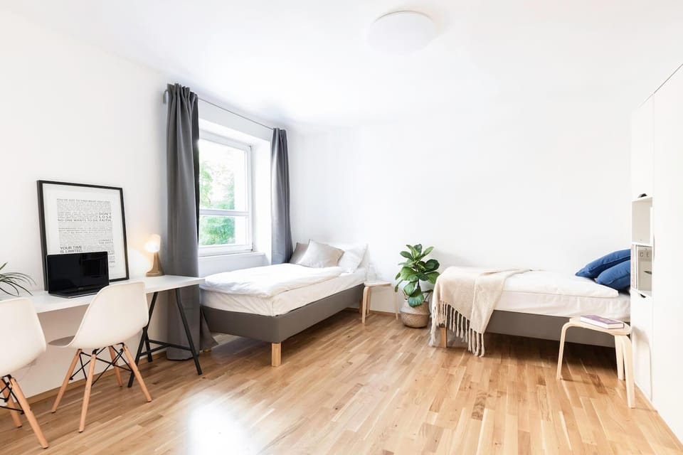 Photo of the whole room, Bedroom