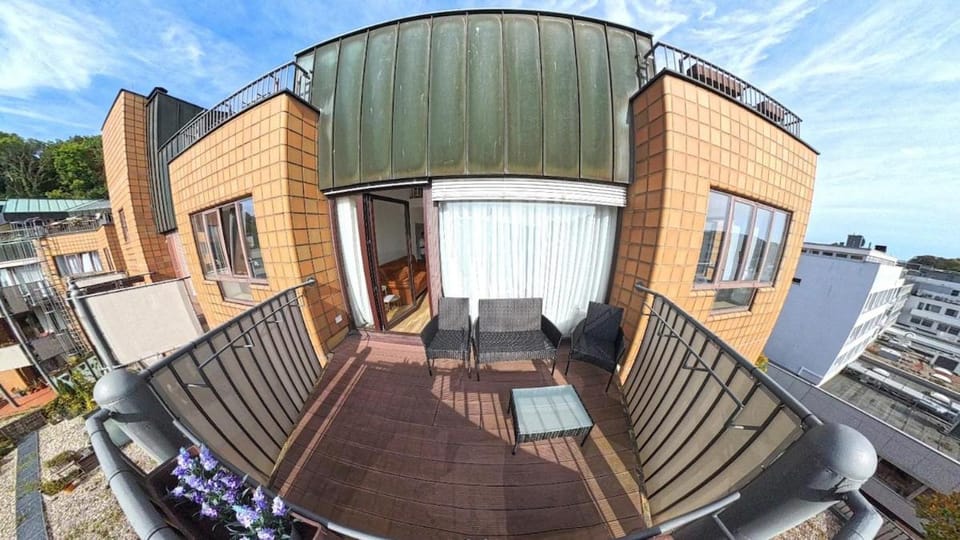 Exclusive 4-bedroom apartment with 2 terraces Apartment in Bonn