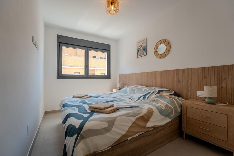 Bedroom, cot, wardrobe, air conditioner