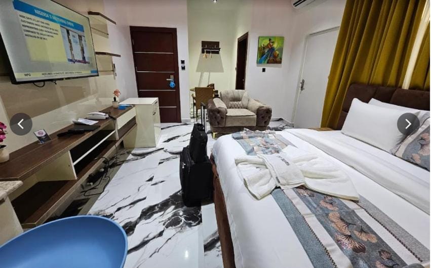 Property building, Bathroom, View (from property/room), Bedroom, room service, VIP