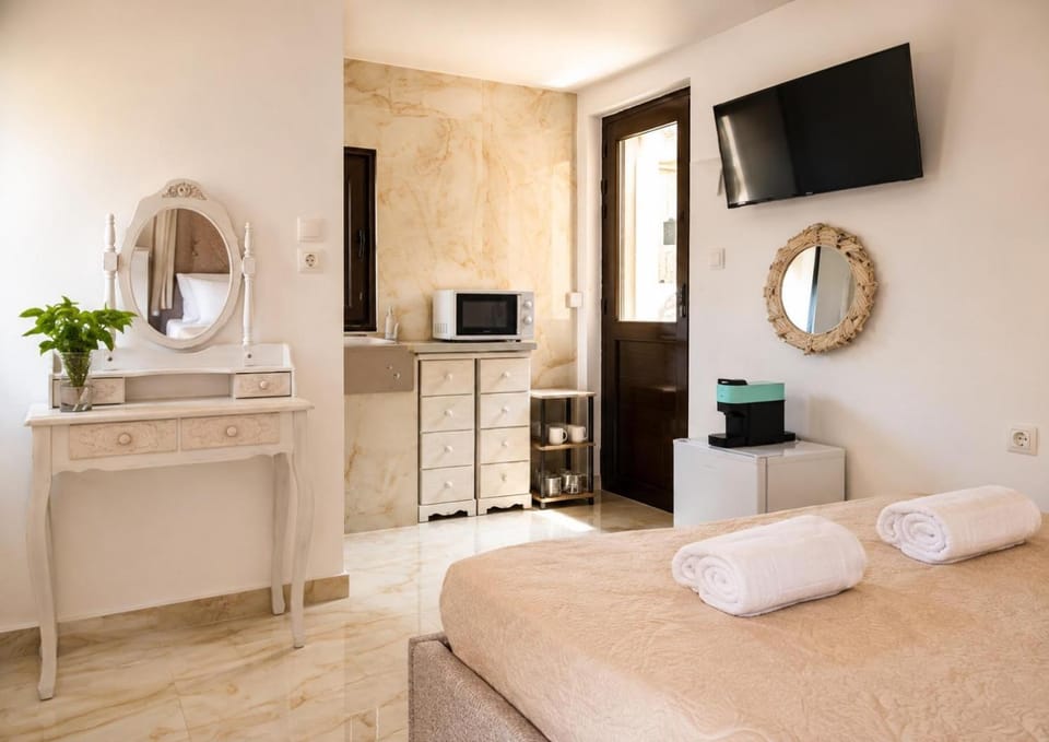 Helios Cave Suite Apartment in Rhodes