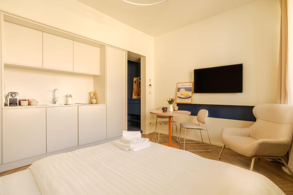 TV and multimedia, Kitchen or kitchenette