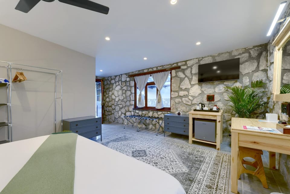Bed, TV and multimedia, Coffee/tea facilities