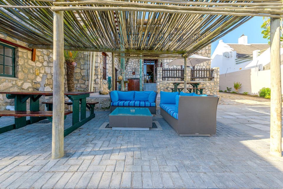 BBQ facilities, Seating area