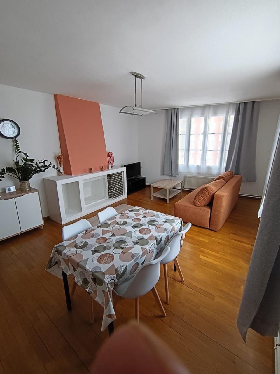 Communal lounge/ TV room, TV and multimedia, Living room