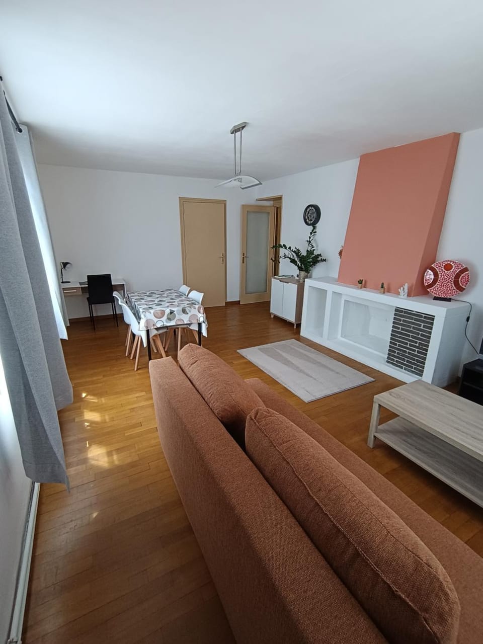 Communal lounge/ TV room, Living room, Seating area