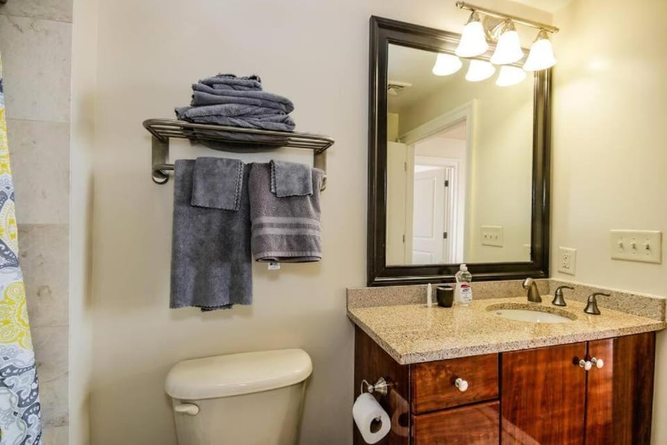 Bathroom, towels