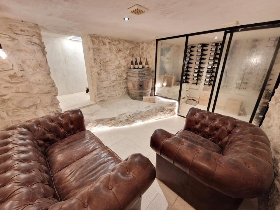Lounge or bar