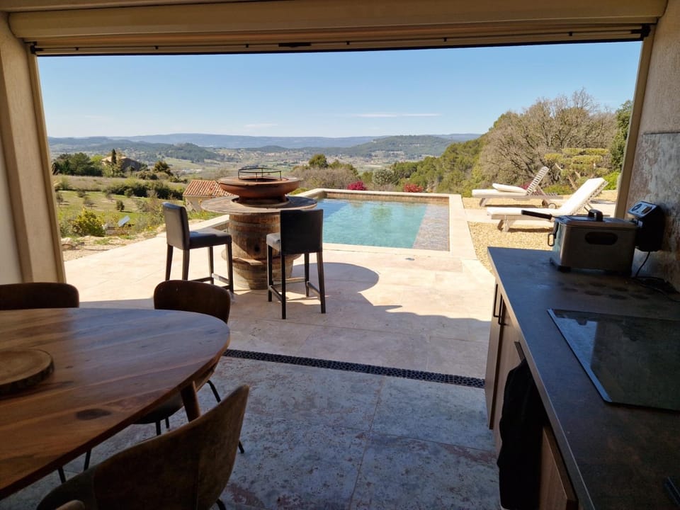 Mountain view, Pool view, Swimming pool