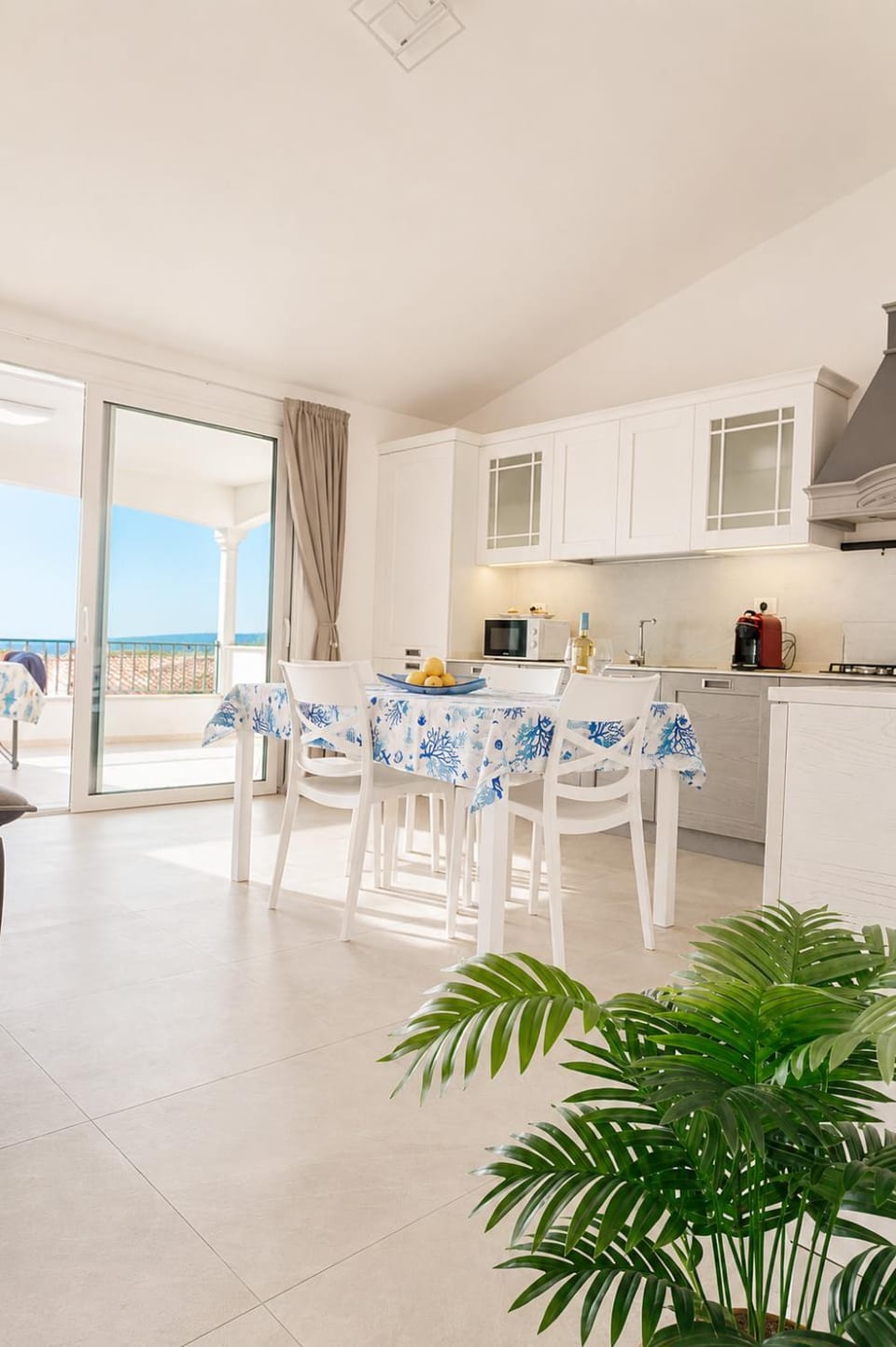 Balcony/Terrace, Kitchen or kitchenette, Living room, Seating area, Sea view, Lunch, kitchen, air conditioner