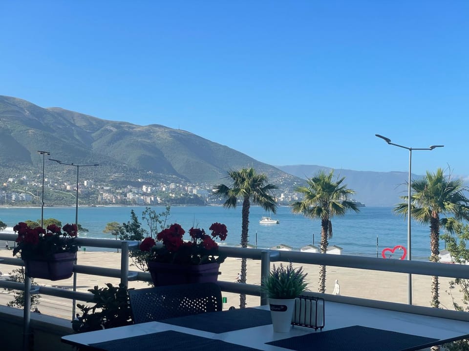 Sunny Apartament 3 Apartment in Vlorë