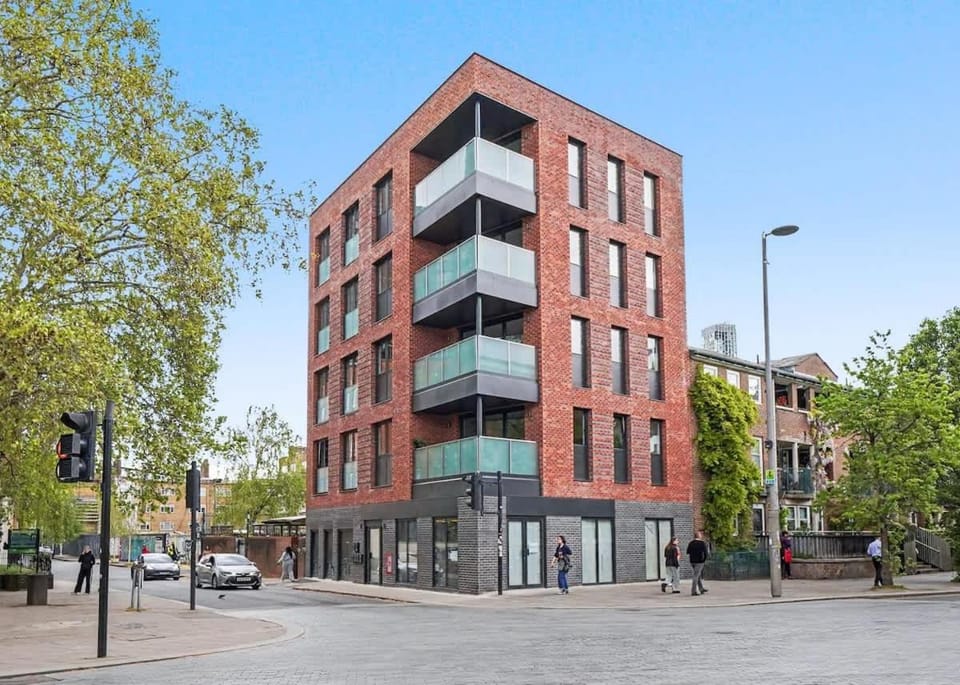 New, 4th Floor, 2 bed up to 6ppl Flat, Waterloo Apartment in City of Westminster