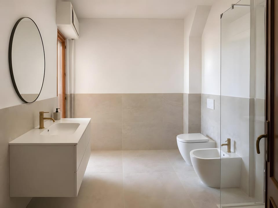 Bathroom, Living room