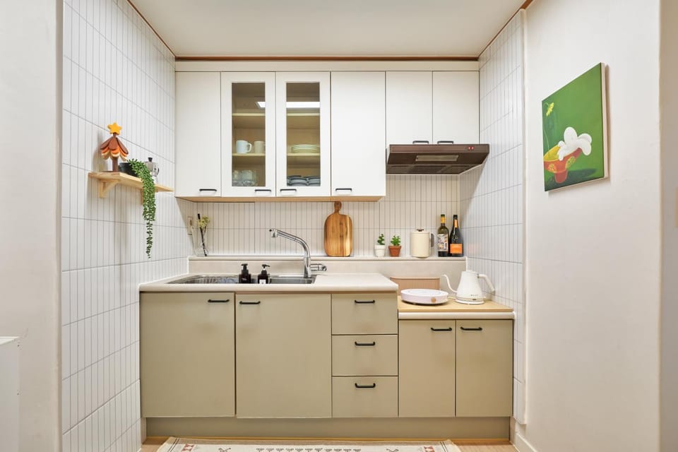 Kitchen or kitchenette, kitchen, kitchen