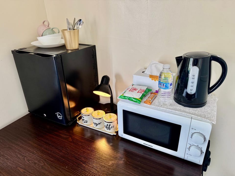 Private Double Room Near Birmingham Airport & NEC with Free Parking Vacation rental in Metropolitan Borough of Solihull
