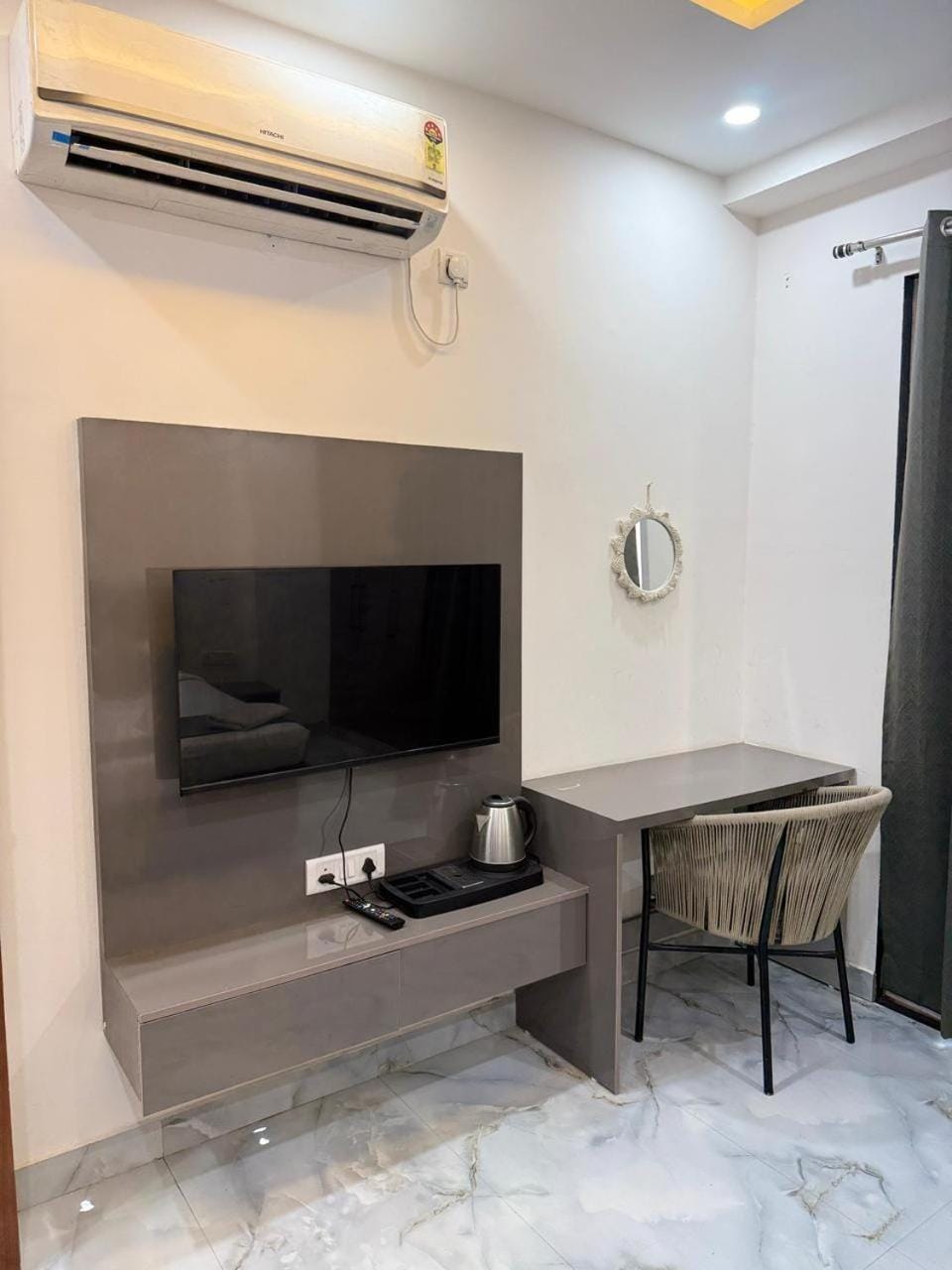 Communal lounge/ TV room, Dining area, Evening entertainment