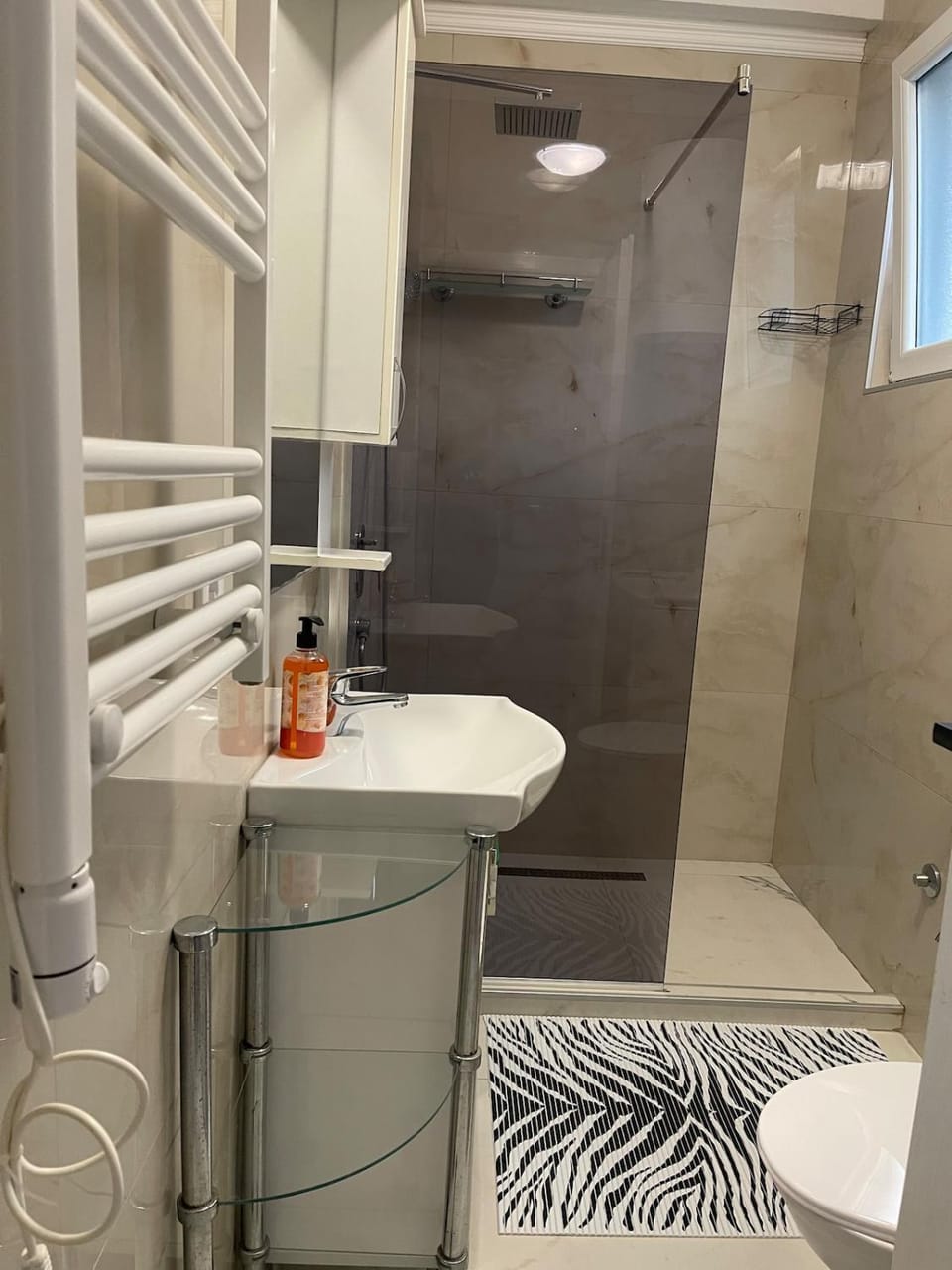 Shower, Bathroom, towels