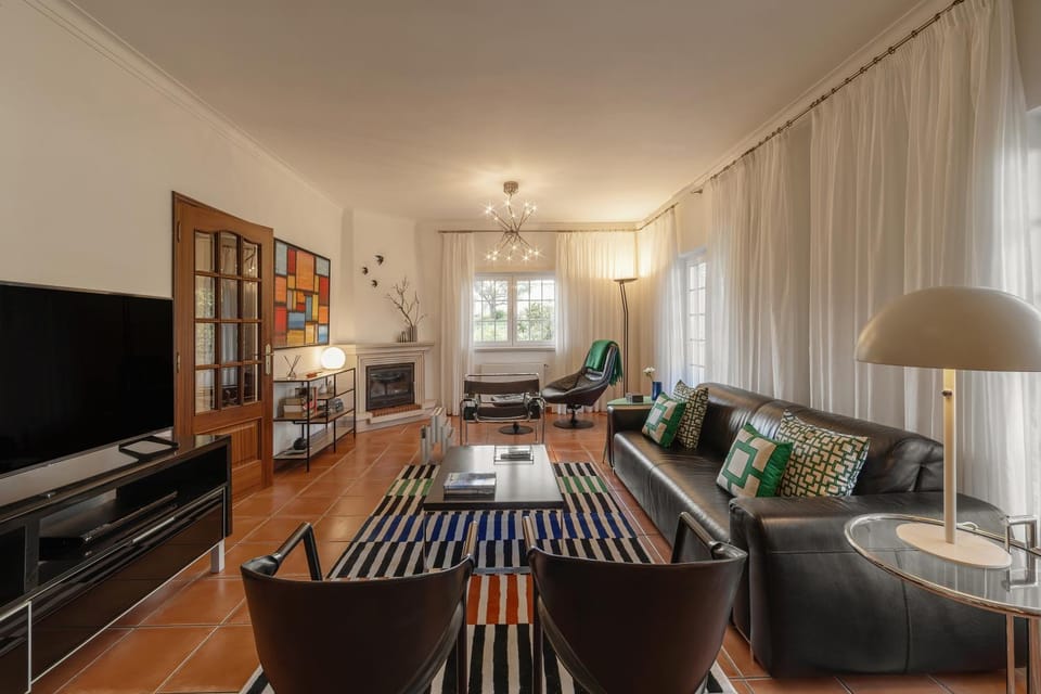 Communal lounge/ TV room, TV and multimedia, Living room, Seating area