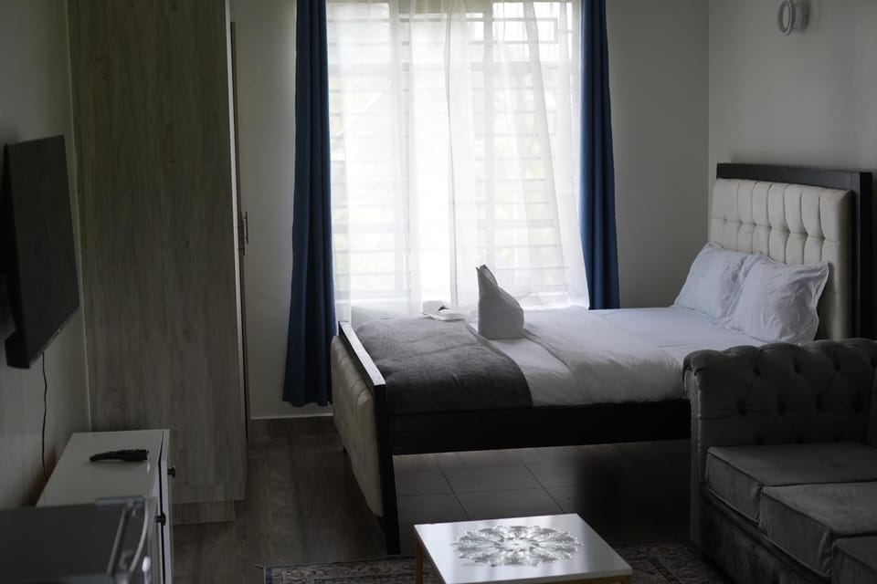 Bed, Living room