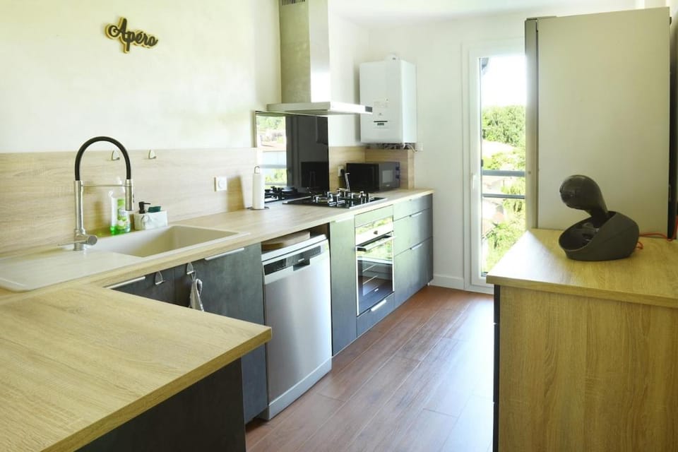 Le Balcon de Cognac T3 de 70 m2 avec 2 chambres balcon et parking privé Apartment in Cognac
