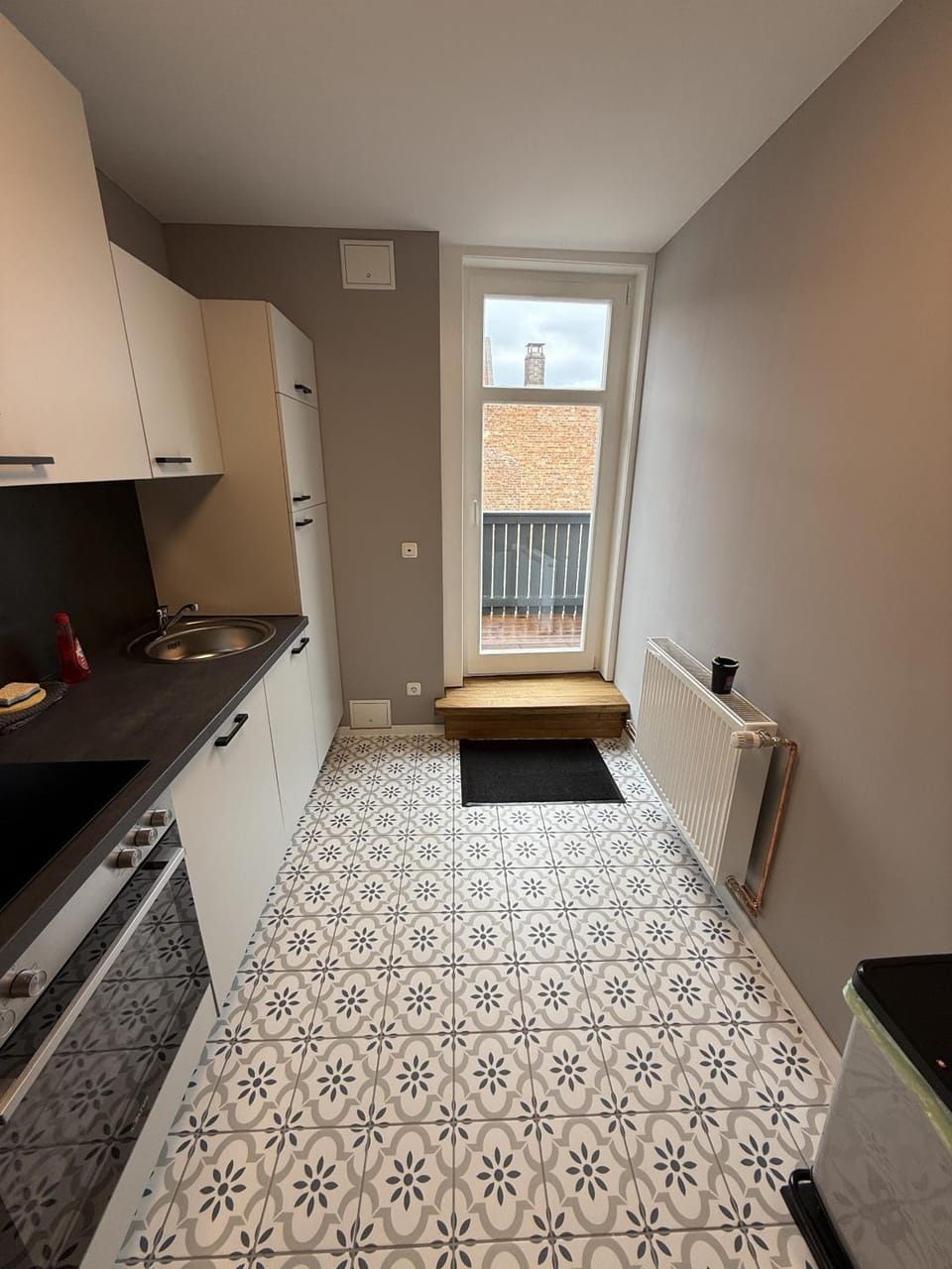 Kitchen or kitchenette, stove, kitchen