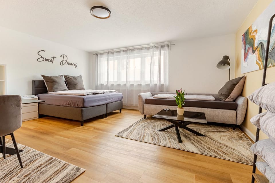 Bed, Photo of the whole room, Seating area, Bedroom