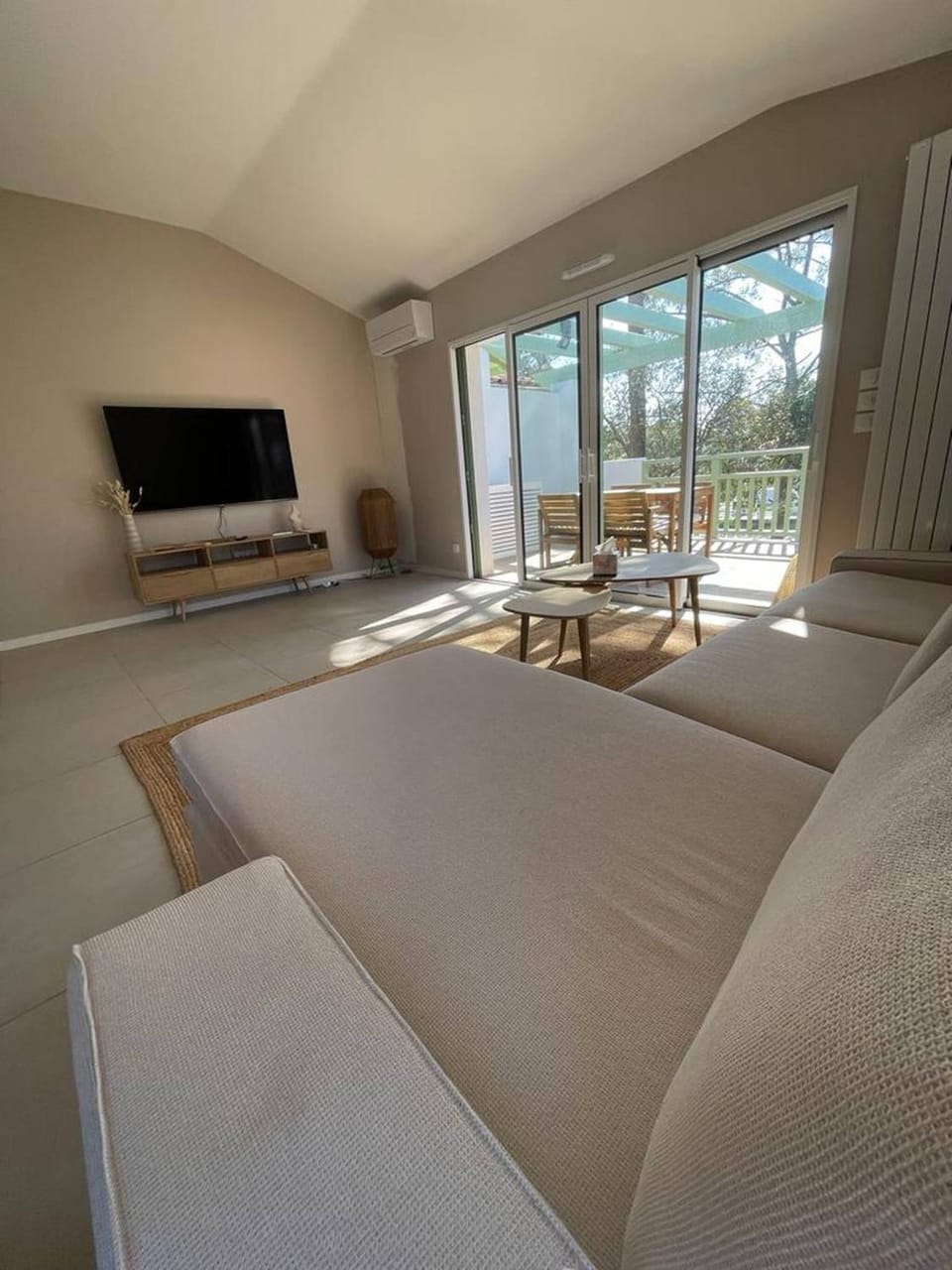 Communal lounge/ TV room, Living room