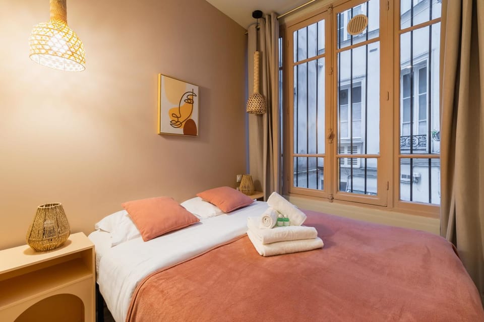 Charmant appartement moderne haut marais - 4P Apartment in Paris