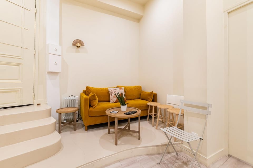 Charmant appartement moderne haut marais - 4P Apartment in Paris