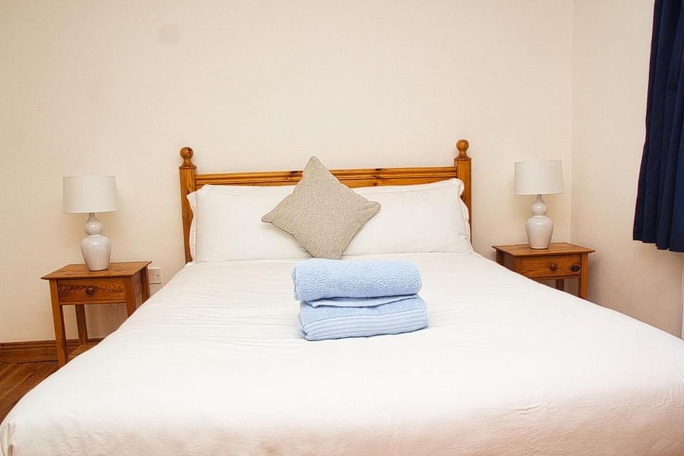 Stylish 3-Bed Home Walk to Lahinch Village House in Lahinch