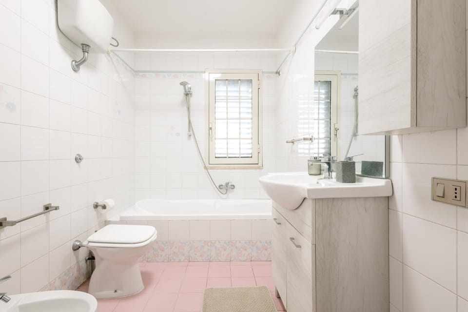 Bathroom, Bath
