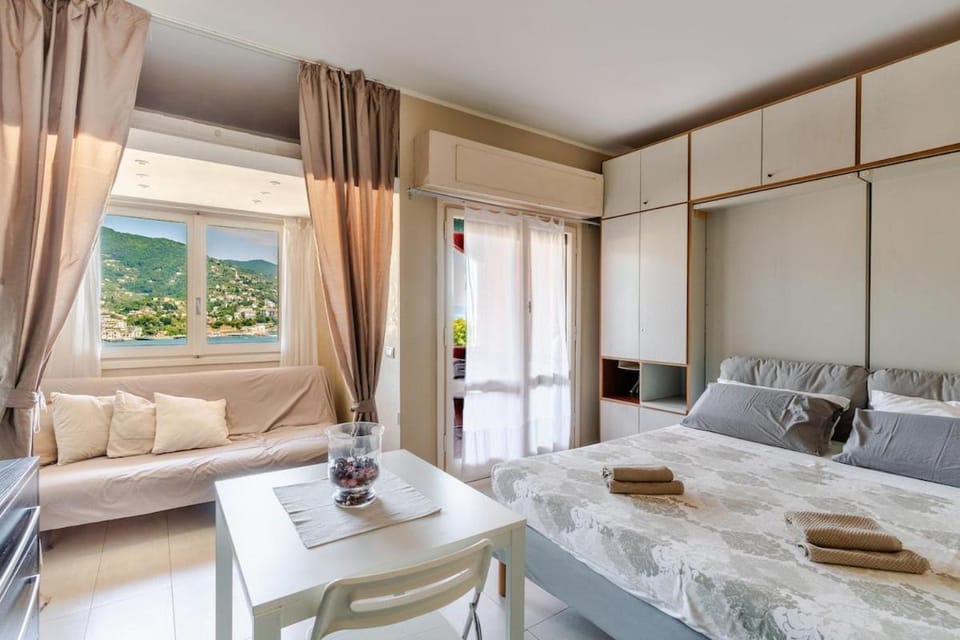 Bright apartment with a view of the Gulf and a swimming pool Apartment in Rapallo