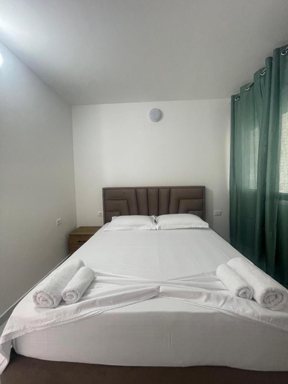 Shower, Toilet, View (from property/room), Balcony/Terrace, Kitchen or kitchenette, Living room, Food and drinks, Photo of the whole room, Seating area, Dining area, Bedroom, City view, Garden view, Street view, bidet, hair dryier, heating, internet, microwave, oven, wardrobe, washing machine, dryer, air conditioner