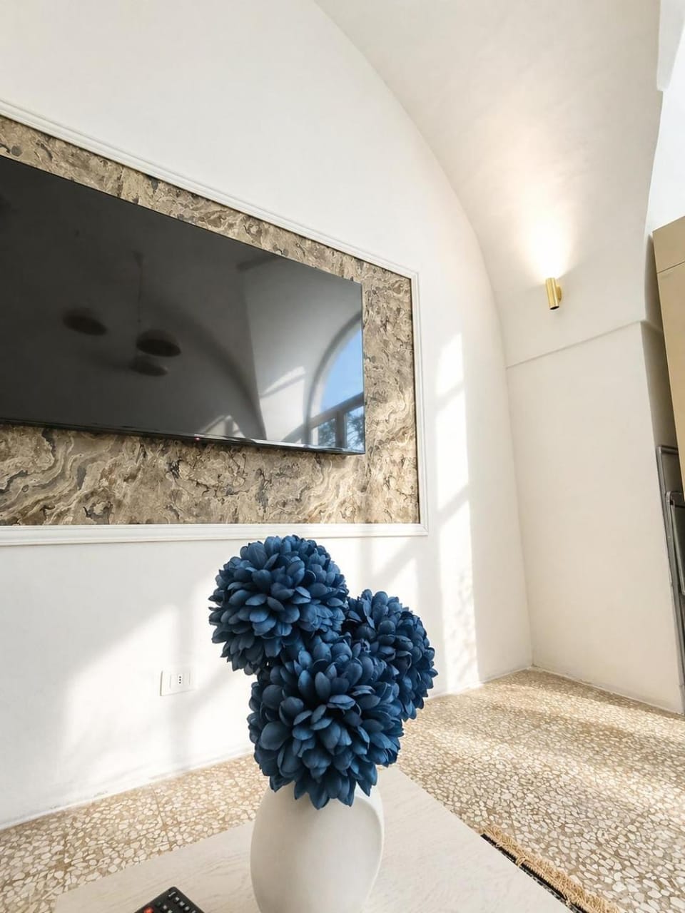 Charming apartment combining ancient and modern Apartment in Galatone