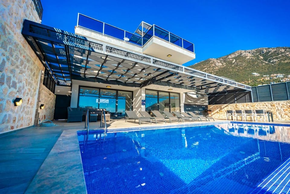 Property building, Swimming pool
