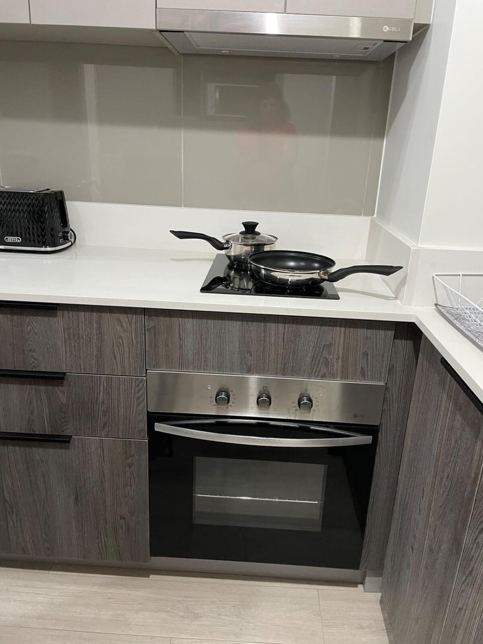 Moderno Depto con Estacionamiento Cerca Metro, Wifi & Gym Apartment in Santiago