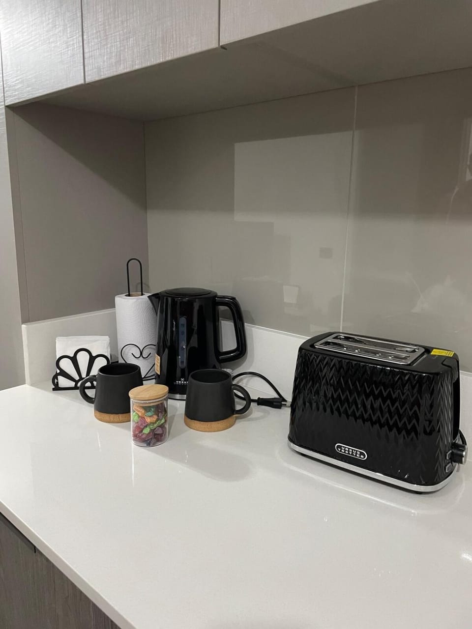 Moderno Depto con Estacionamiento Cerca Metro, Wifi & Gym Apartment in Santiago
