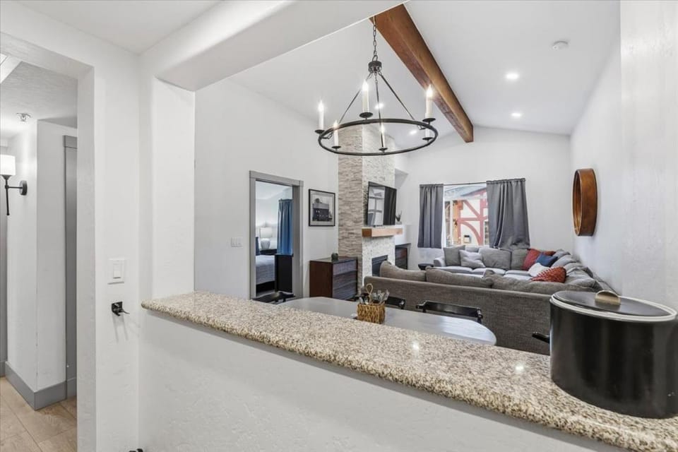 Zermatt Villa 3014 - 2 Bedroom 2 Bath Full Kitchen with Resort Amenities Villa in Midway