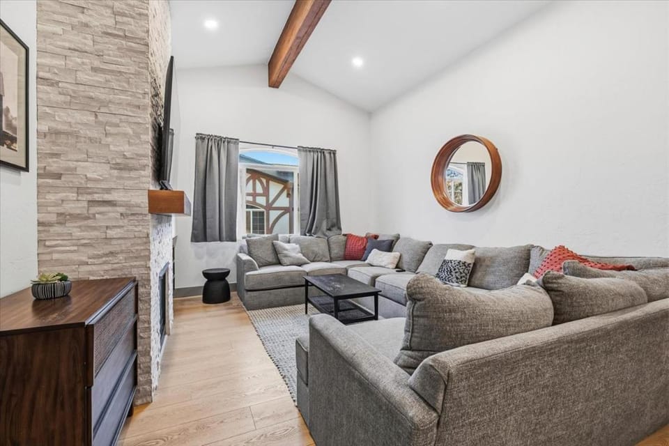 Zermatt Villa 3014 - 2 Bedroom 2 Bath Full Kitchen with Resort Amenities Villa in Midway