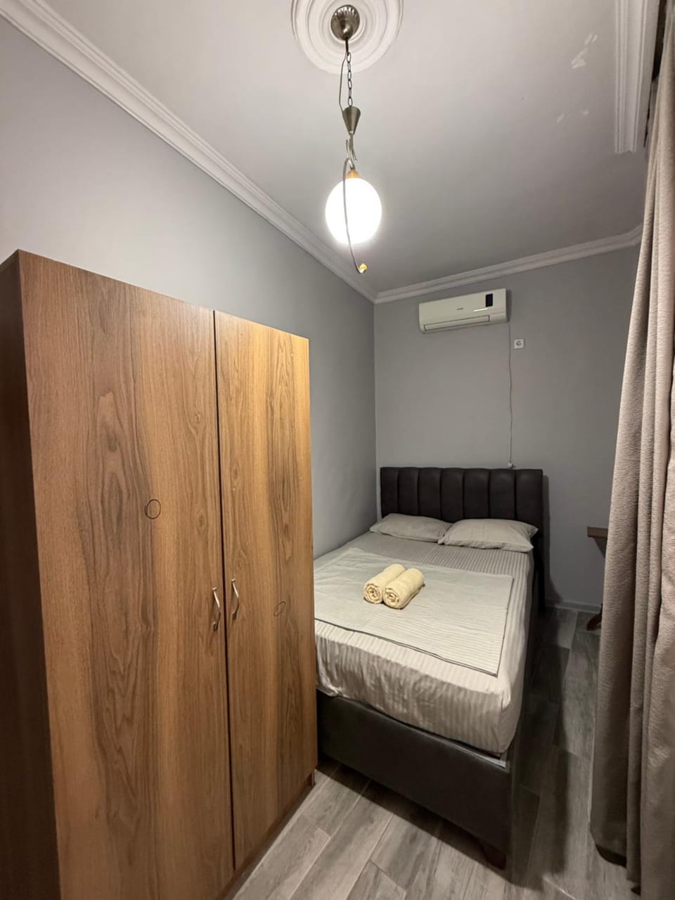 Bed, Photo of the whole room, Bedroom, air conditioner