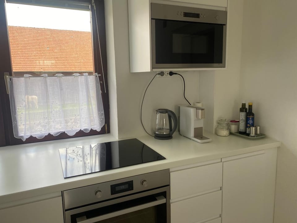 Coffee/tea facilities, Kitchen or kitchenette