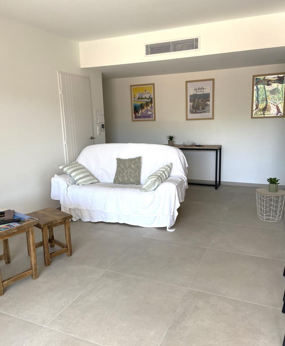 Appartement cosy lumineux, 3 etoiles Tourisme, proche plage Apartment in Fréjus