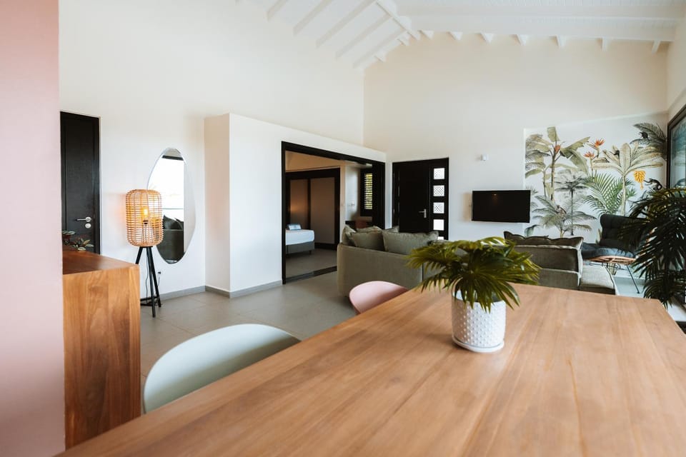 Living room, Dining area