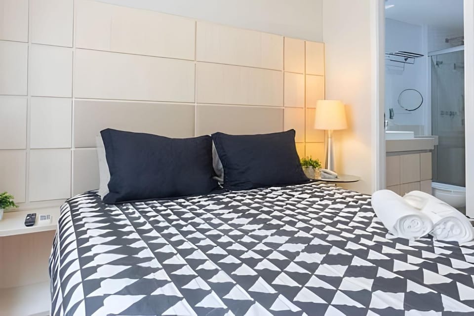 Private Suite with Amenities in Botafogo Apartment in Rio de Janeiro